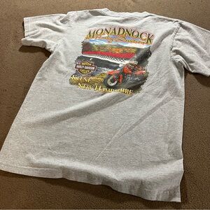 VINTAGE ‘05 HARLEY-DAVIDSON MONADNOCK KEENE NH BIKE BRIDGE MEDIUM POCKET T-SHIRT